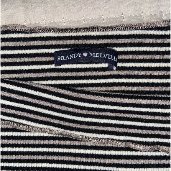 Brandy Melville Off The Shoulder Striped Crop-Top - Picture 6 of 7